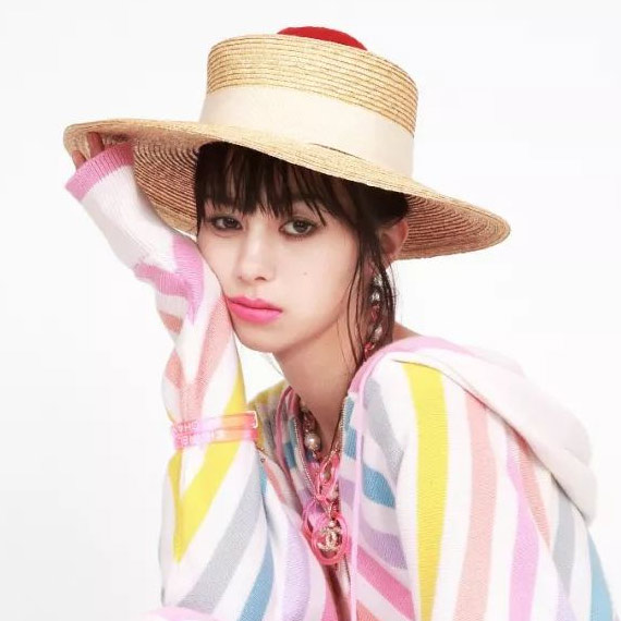 中条彩未 持续大放异彩 