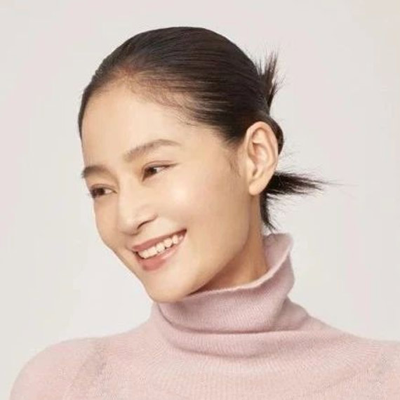 求求王媛可保管好行李箱吧，否则会被编辑们抢走的！ 