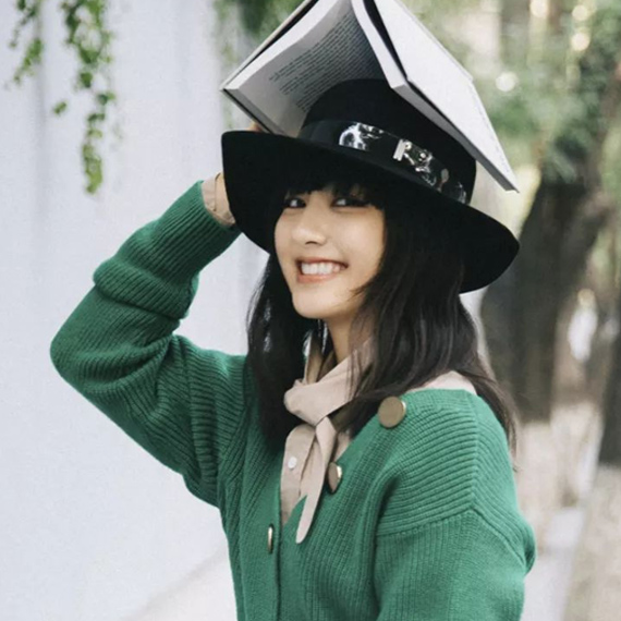各种风格都能驾驭的李兰迪超圈粉，她的冬日穿搭更吸睛！ 