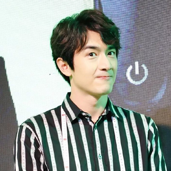 感谢林更新雷佳音这些长在笑点上的男明星提供每日份的,快乐瀑布！ 