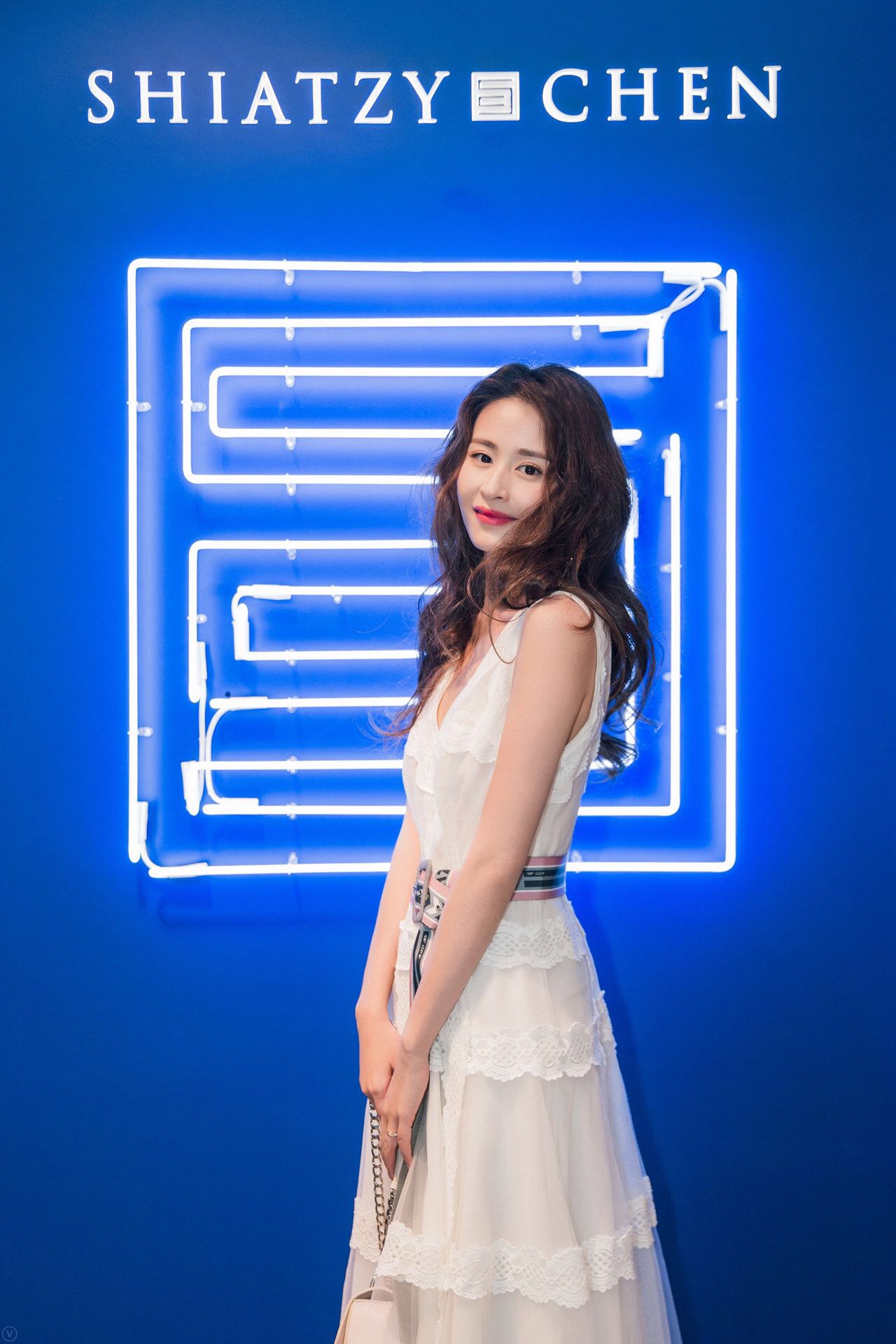 夏姿·陈(SHIATZY CHEN)2019年春夏“凝丽”系列静态展亮相北京SKP