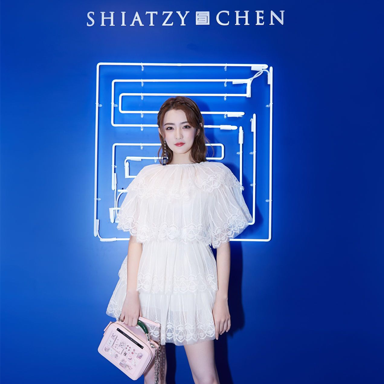 夏姿·陈 (Shiatzy Chen) 2019年春夏“凝丽”系列静态展亮相北京SKP