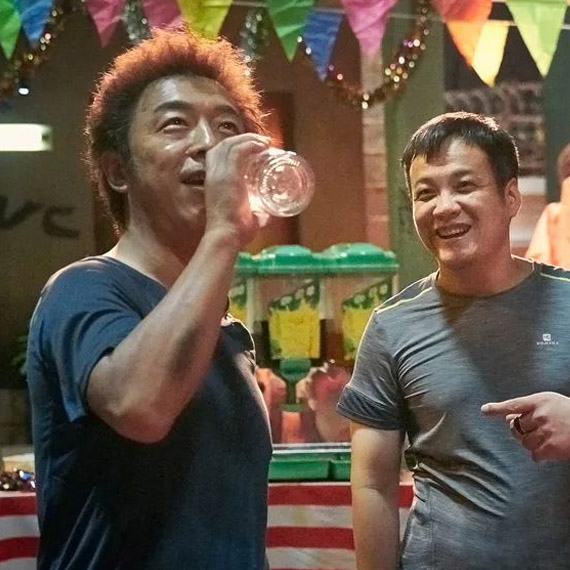 正式开启过年模式！贺岁片实在看不过来只能去亲戚家拜年了 