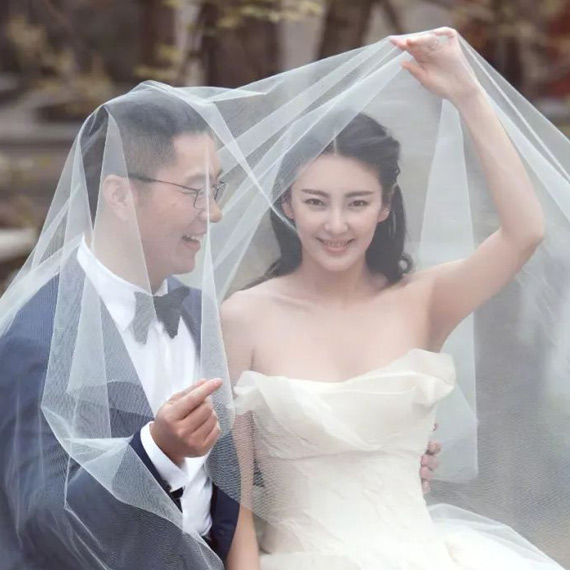 张雨绮卖惨惹怒前夫，为了增加节目效果和商业价值，明星们真的很拼鸭 