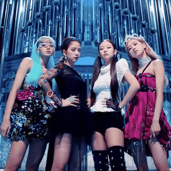 好酷4个女的！BLACKPINK回归带着新专辑新衣服在线营业 