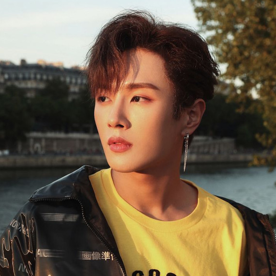 FIGARO明星 | 李汶翰风格百变演绎多重时尚 