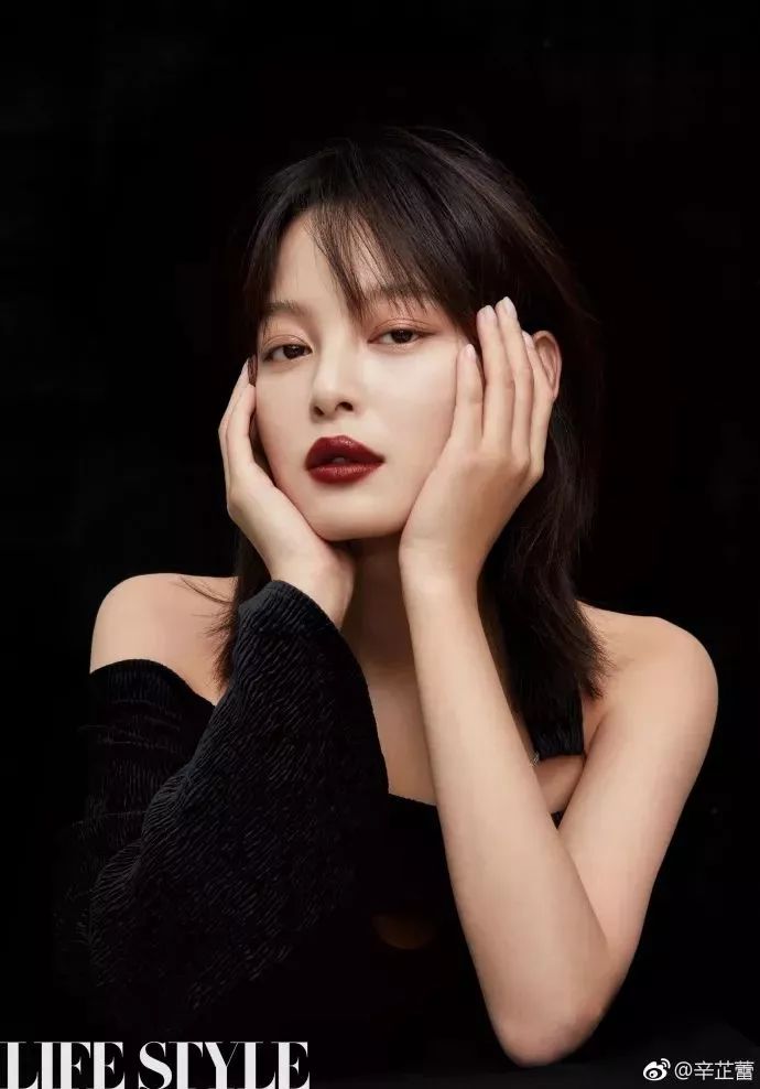 别管辛芷蕾的疑回应了黑眼圈妆高冷脸学起来已经不闲了