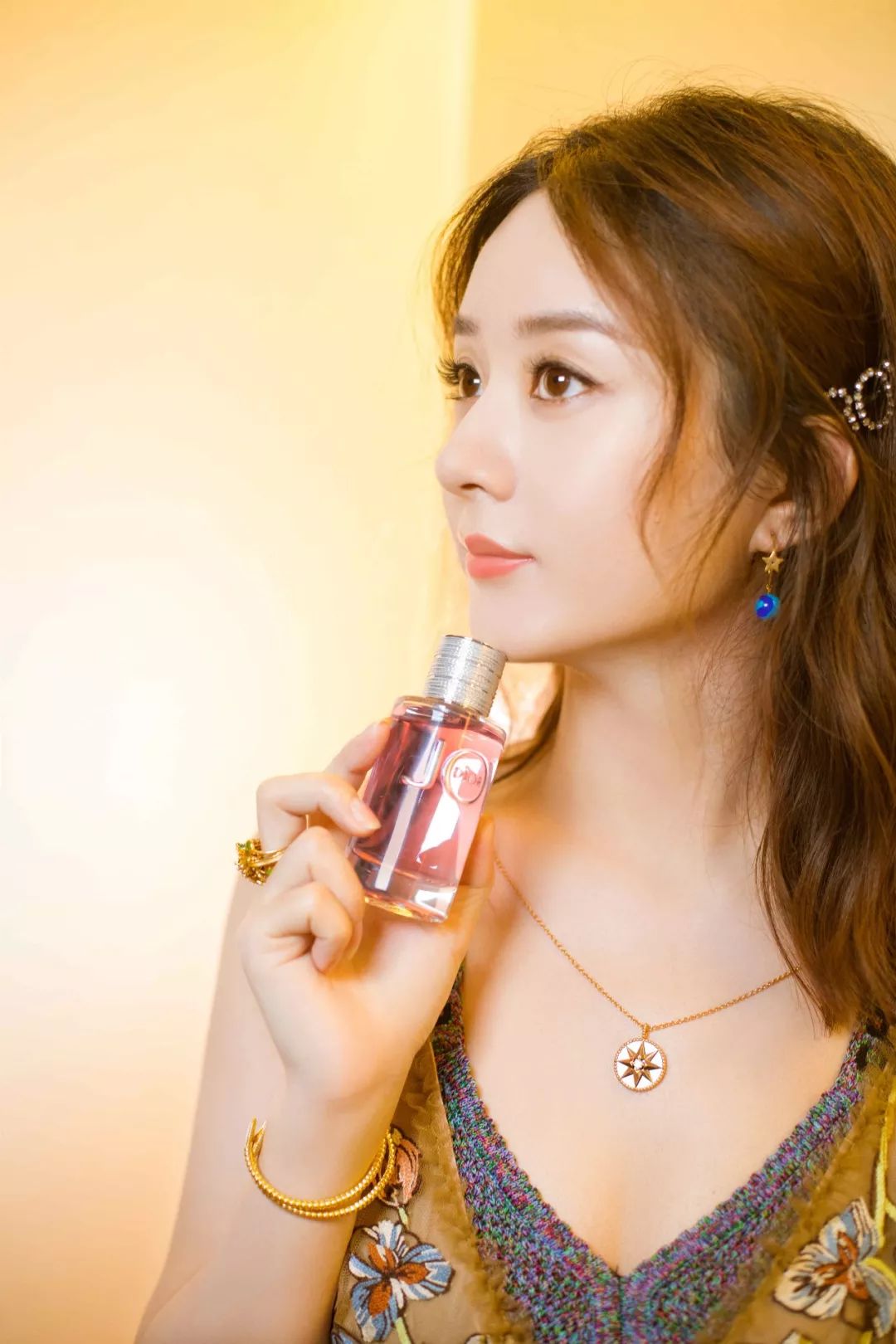 著名演员赵丽颖