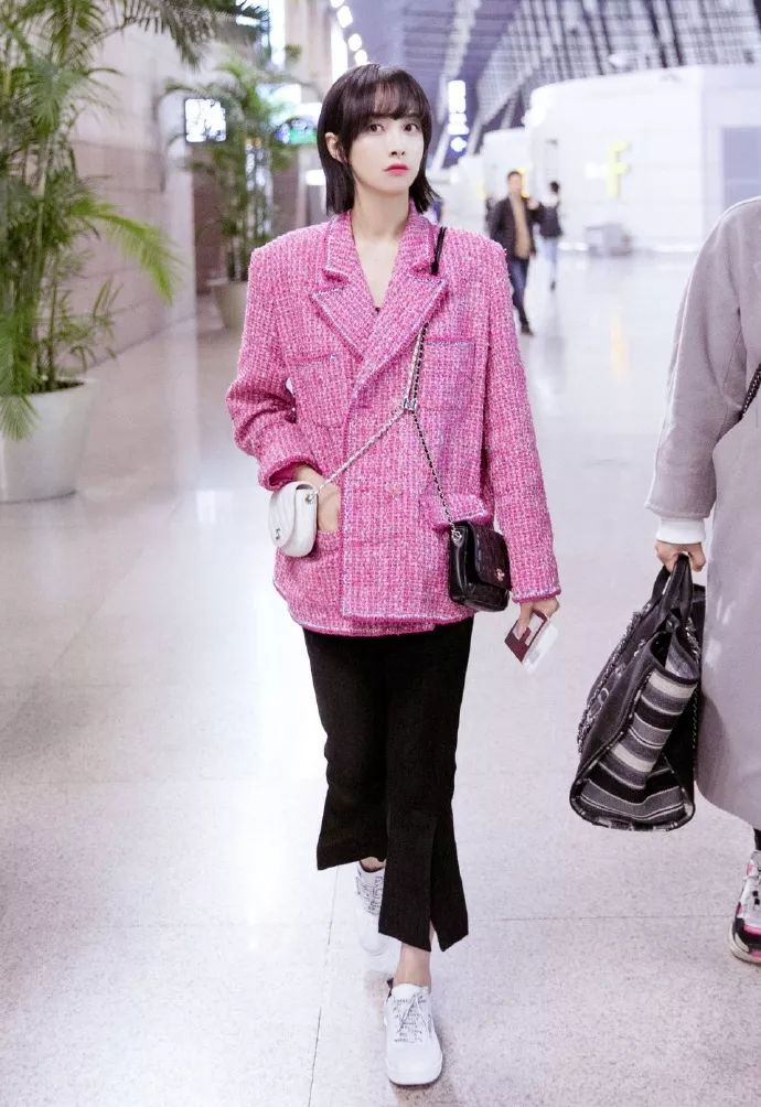 宋茜孟美岐这件西装怎么有点怪怪美的metgala盖章证明怪可以美