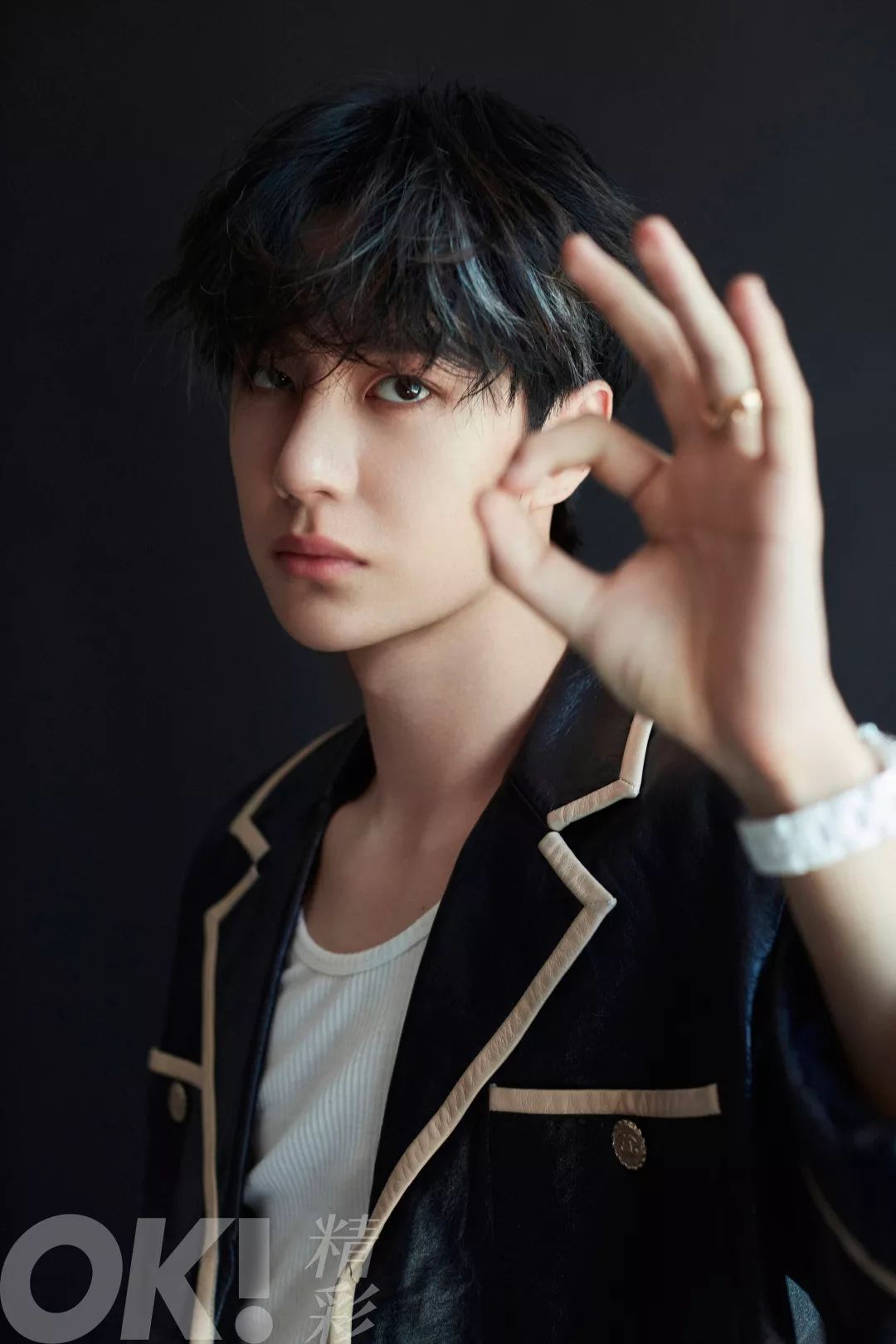 ok封面王一博话不多说酷就对了