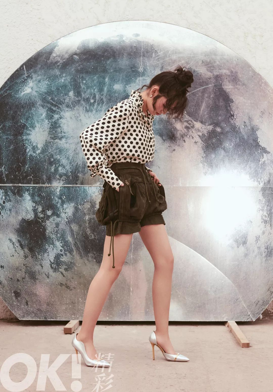 盛夏甜味少女邢菲的简约时髦穿搭秘籍