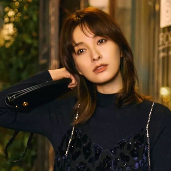 吴昕在米兰如何穿衣？时髦私服LOOK戳这里~ 