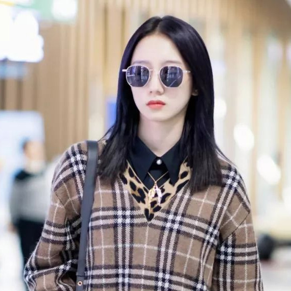 背上这些包，就跟孟美岐、吴宣仪、傅菁一样美？