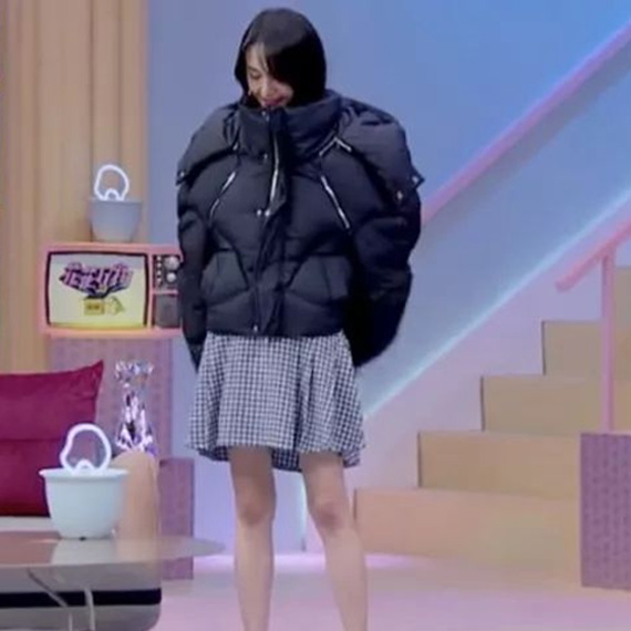 郑爽也HOLD不住的钢铁侠羽绒服？羽绒服真的无药可救吗？？