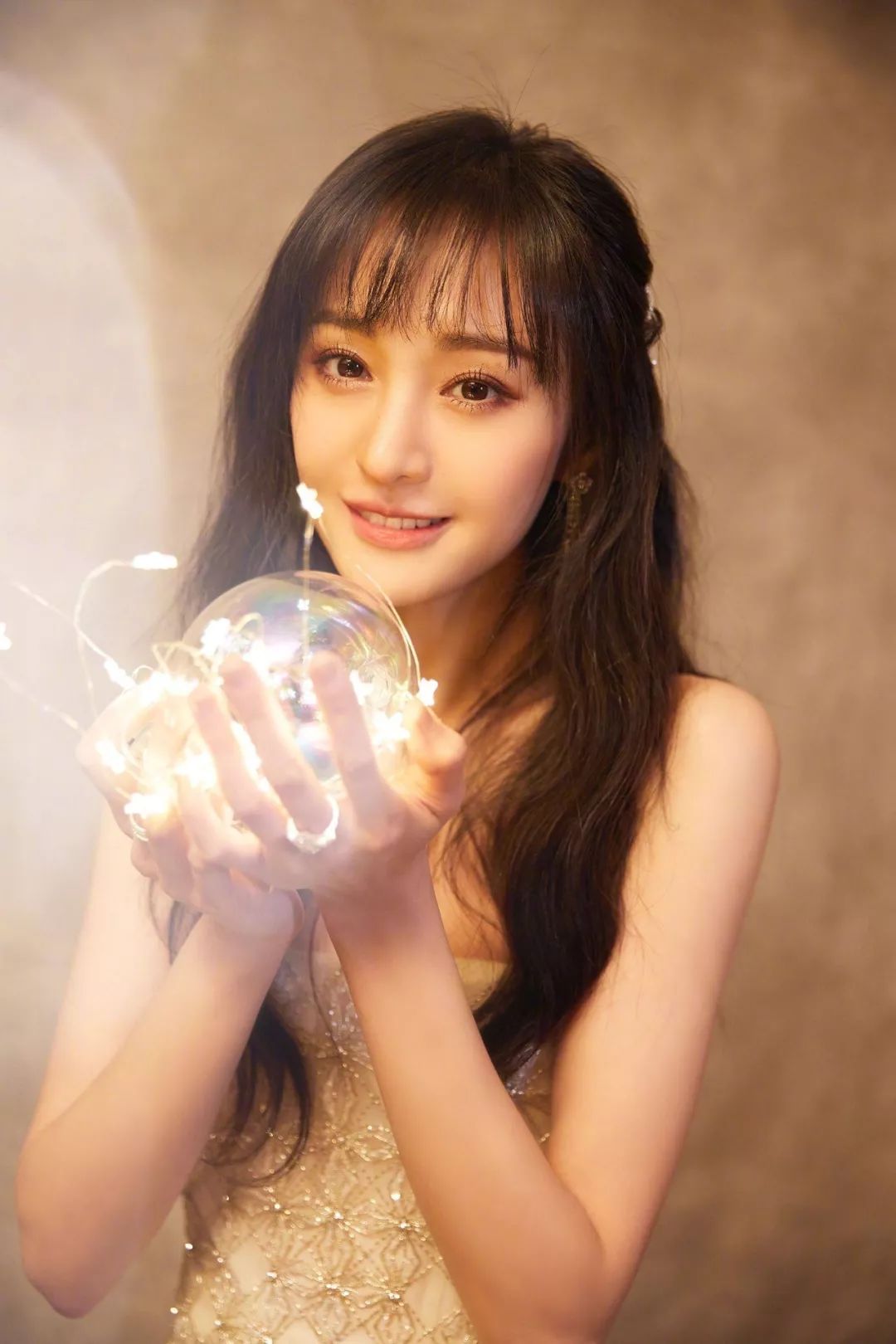 郑爽营业季热搜频频品品仙女穿搭百变魅力