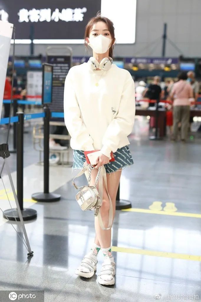 凉鞋配袜,谁都不怕!