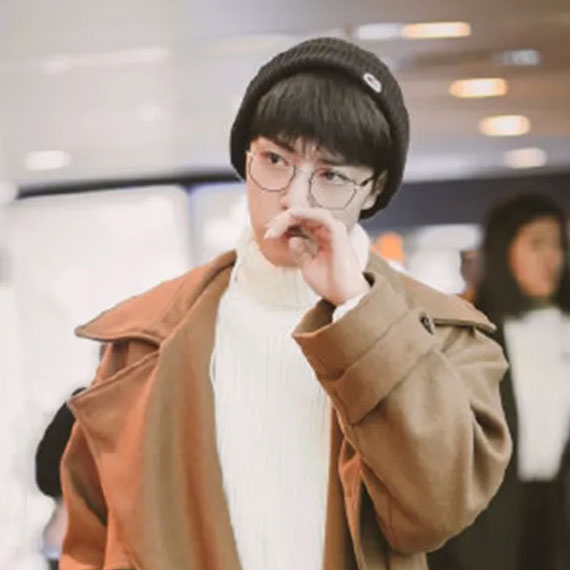 41款明星穿搭 肖战竟然把驼色大衣穿得这么好看 